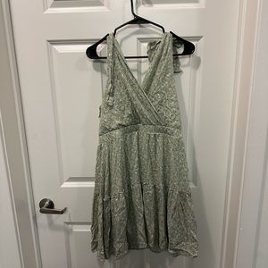 Cute mini dress. Purchased through dailylook, but never wore it.
